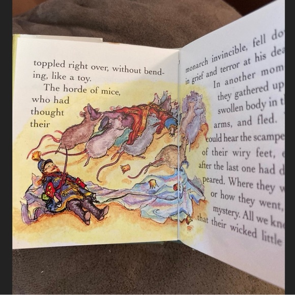 Mini Nutcracker Book 1992 Mini Book Hardcover Daniel Walden Harold Benson 3x3” - Picture 5 of 7